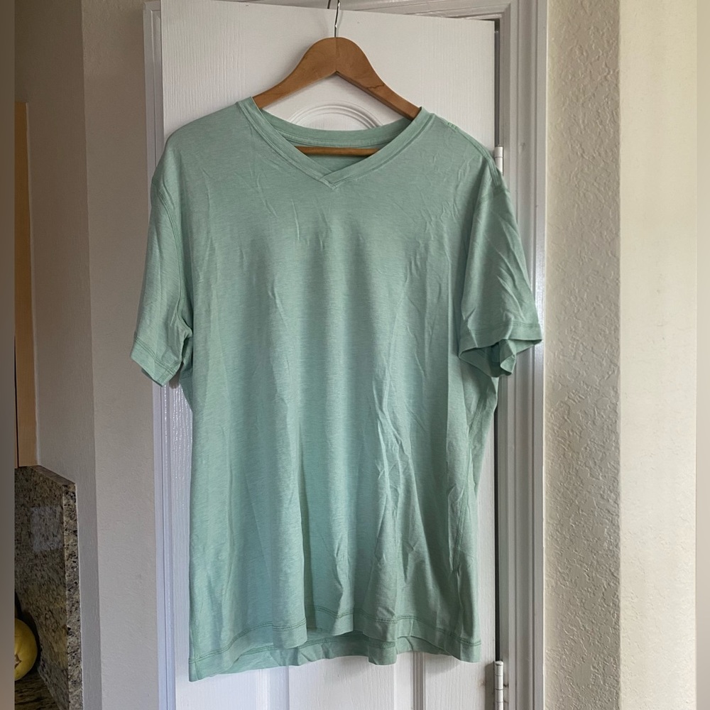 Lululemon Men’s V-Neck Short Sleeve T-Shirt